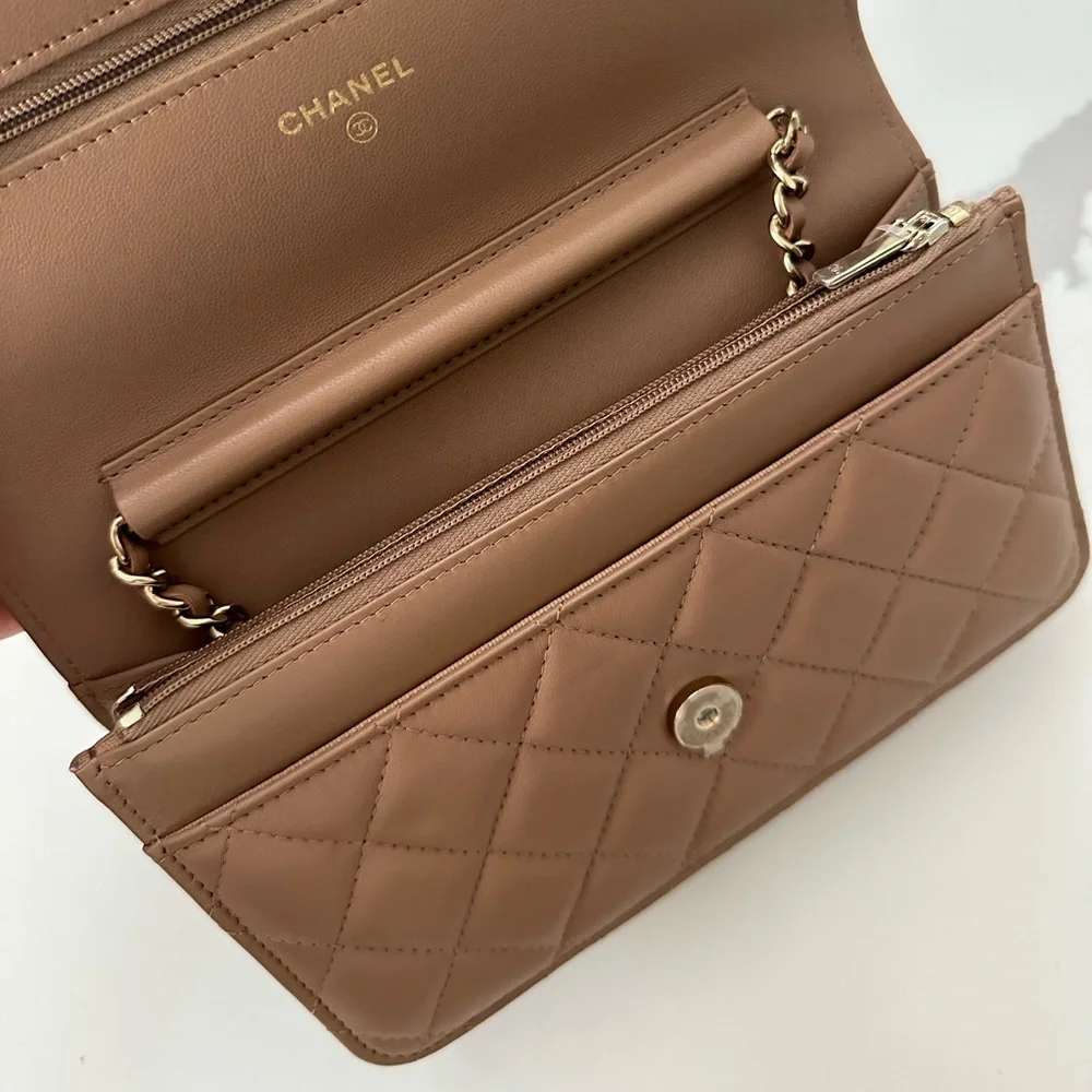 CHANEL TAN/LIGHT BROWN W/ GOLD HARDWARE WALLET ON CHAIN - Picture 3 of 8